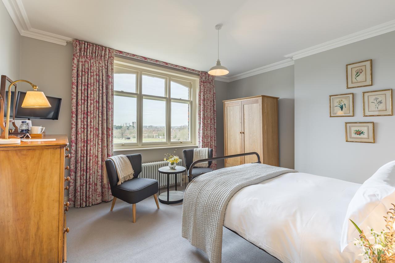 Lawn House Hotel Hatfield  Exterior foto